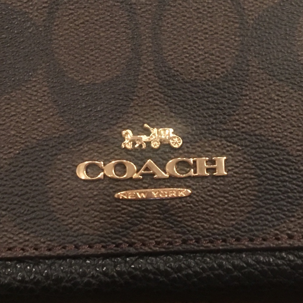🌺NWT🌺. COACH wristlet with exterior pocket - Picture 8 of 8